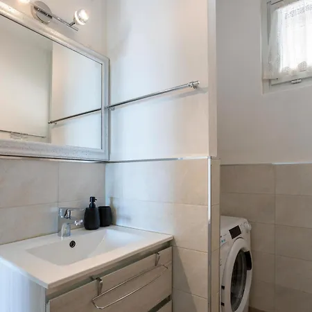 - Jacuzzi E Vistalago Apartamento Lesa